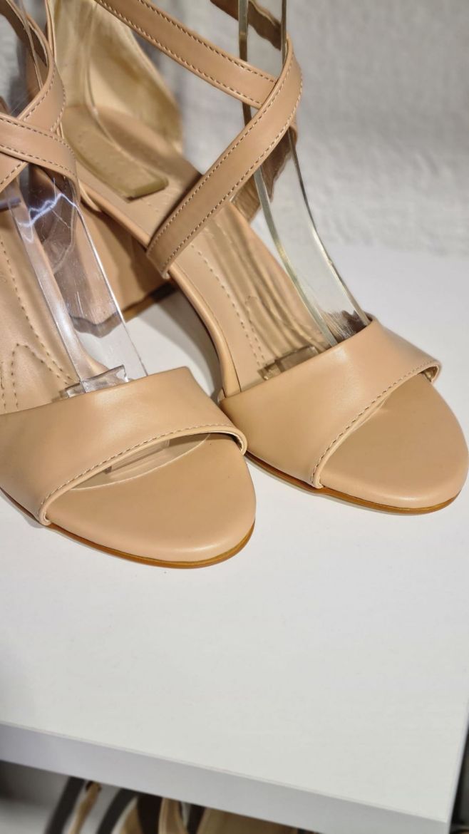 6200-K 7Cm Çapraz Bant Kalın Topuk Sandal Ayakkabı  NUDE CİLT resmi