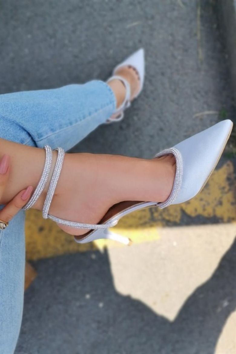 496 Ön Kapalı Taş Detay 6Cm Ince Topuk Bilek Bağlı  GRİ SATEN resmi