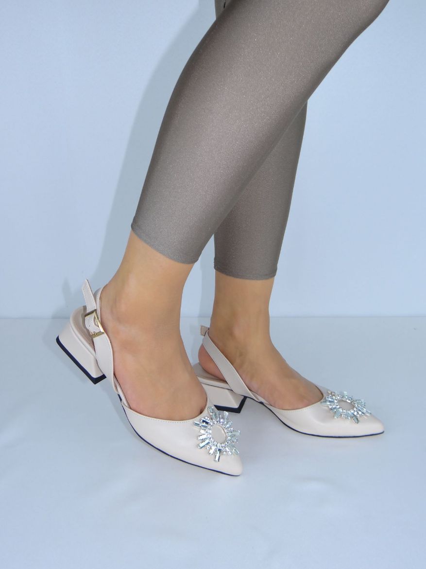 066 Taş Toka Detay Ön Kapalı Kadın Babet Ayakkabı  Bej Deri  resmi
